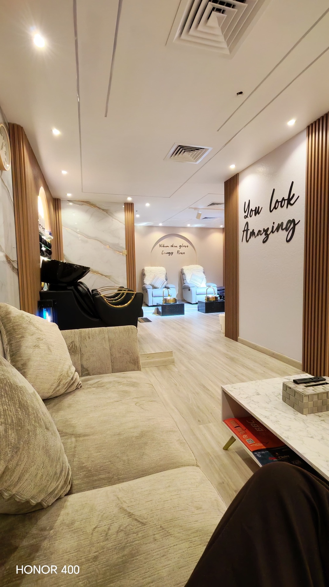 Luxury Salon Lounge